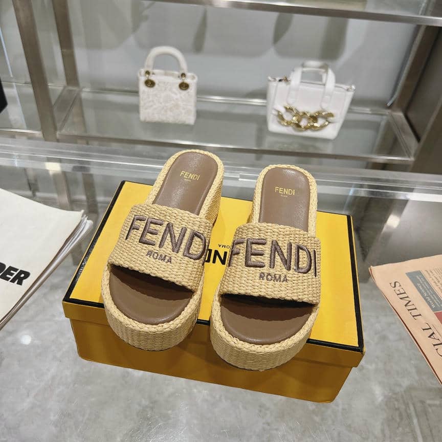 Fendi Slipper-24